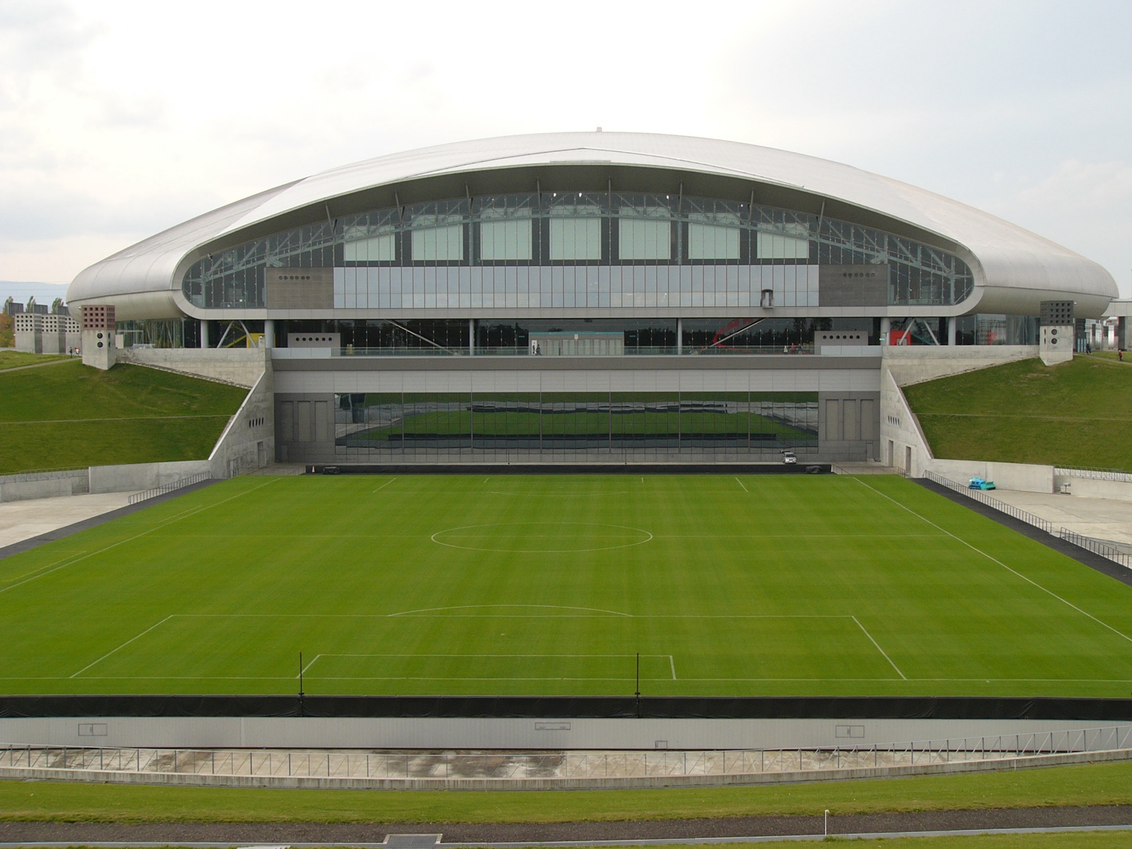 Movable natural-grass field in Sapporo Dome's outdoor Open Arena, photographed in 2006